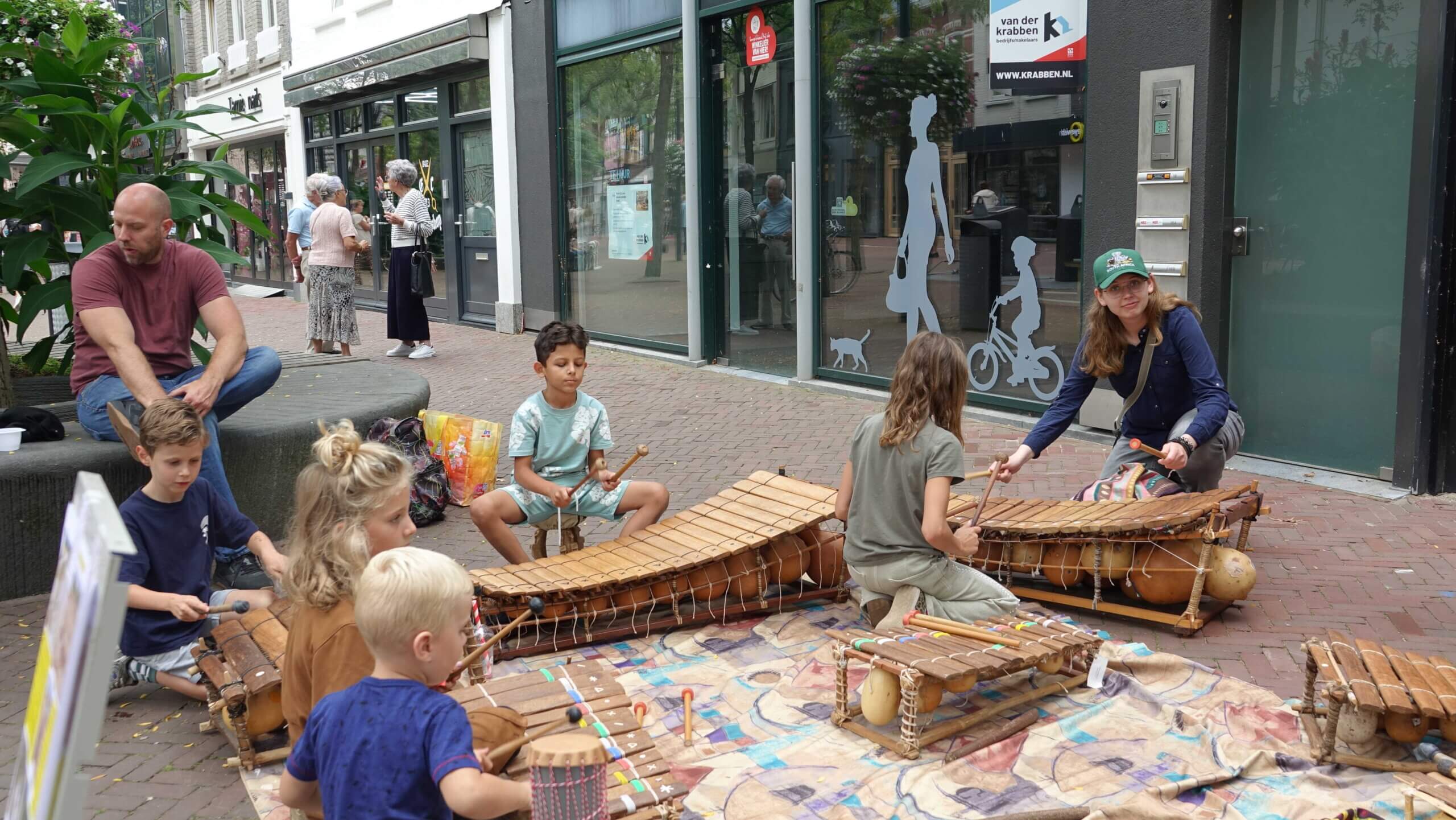DSC03236 Voor Sahelp bij Living Statues