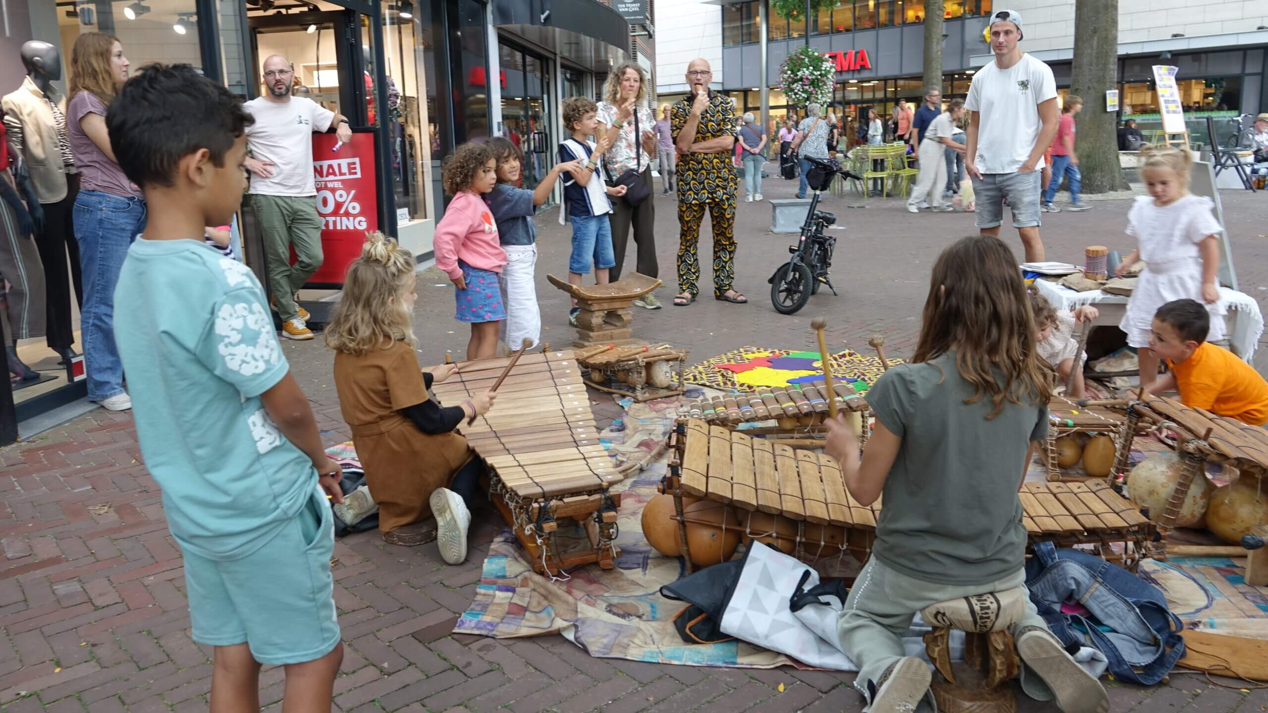 DSC03239 Voor Sahelp bij Living Statues